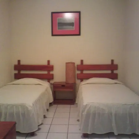 Nakum Hotel Flores Habitación foto